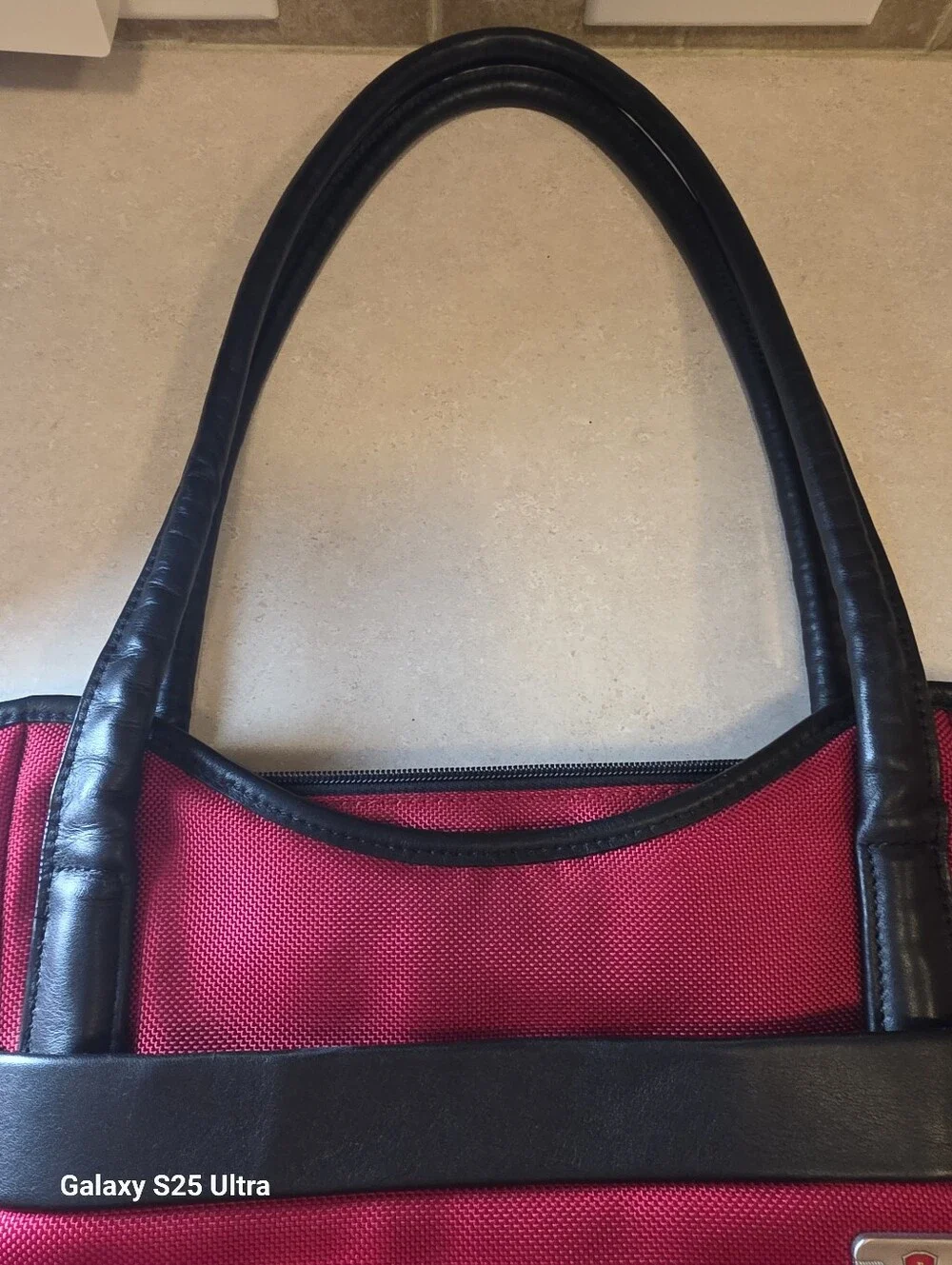 Victorinox Mobilizer NXT 4.0 Large Canvas Tote Bag - Red & Black EUC
